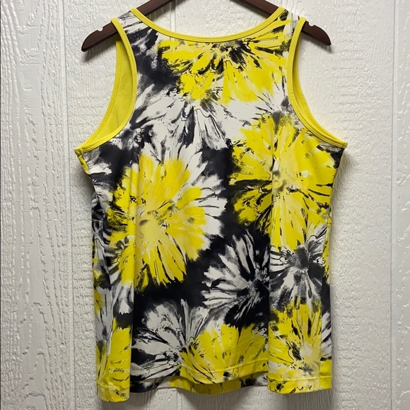 Tank - Picture 3 of 4